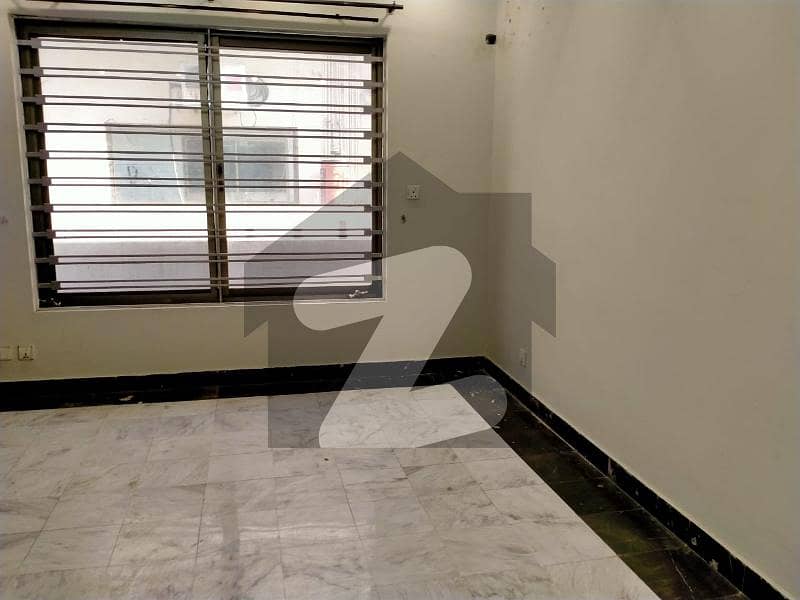 I-8 UPER PORTION 3 BED ATTACHED BATHS NEAR TO SHIFA HOSPITAL REAL PICS ATTACHED