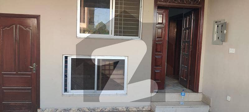 D-17 - 30x70 Full House Available For Rent - Gas Meter & Water Available