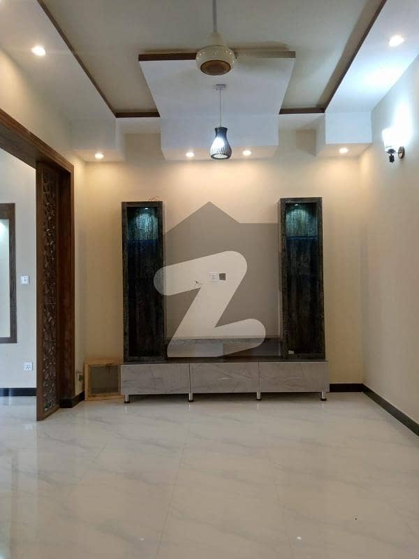 نیول اینکریج اسلام آباد میں 4 کمروں کا 5 مرلہ مکان 2.5 کروڑ میں برائے فروخت۔