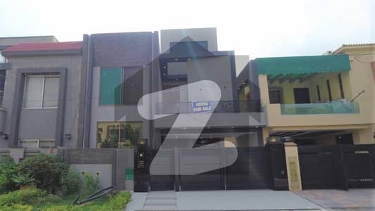 8 Marla House Is Available For Sale In Bahria Town Umar Block Lahore