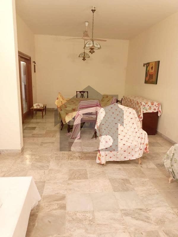 کلفٹن ۔ بلاک 4 کلفٹن,کراچی میں 4 کمروں کا 12 مرلہ مکان 8.25 کروڑ میں برائے فروخت۔