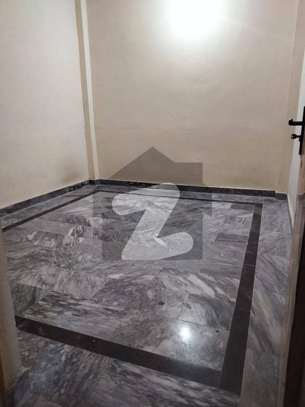 مری روڈ راولپنڈی میں 1 مرلہ کمرہ 17.0 ہزار میں کرایہ پر دستیاب ہے۔
