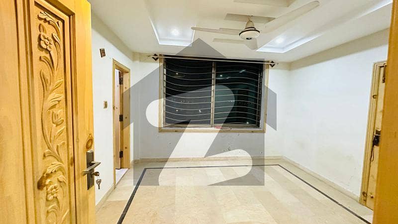 Family Flat Ava For Sale (4 Floor ) At A Block Satellite Town Near 6 Road