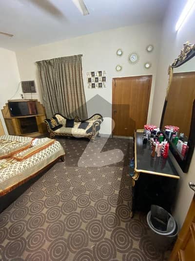 مزنگ چونگی مزنگ,لاہور میں 10 کمروں کا 13 مرلہ مکان 2.98 کروڑ میں برائے فروخت۔