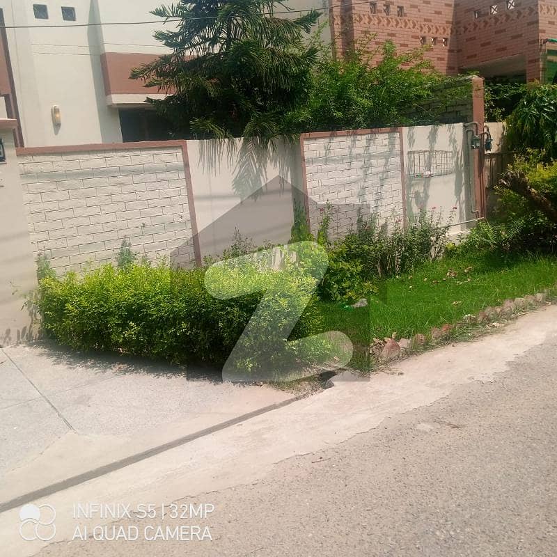 10Marla Facing Park House for Sale in Askari 9 Askari 9, Askari, Lahore