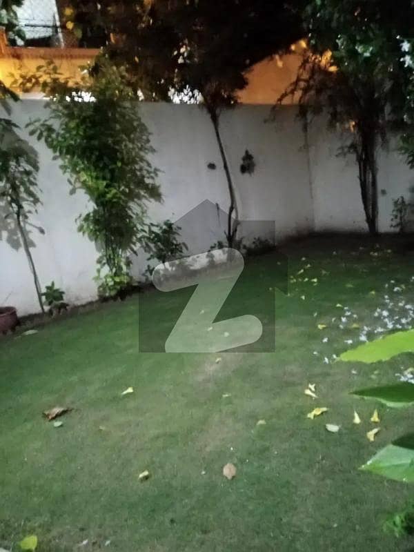 6 bed DD 350 Square yard Ground + 1 House For rent Central government society Gulshan e Iqbal 10A Karachi