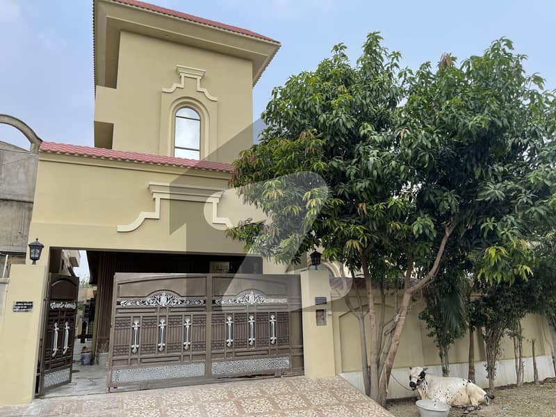 پی سی ایس آئی آر سٹاف کالونی - بلاک سی پی سی ایس آئی آر سٹاف کالونی,لاہور میں 7 کمروں کا 1 کنال مکان 4.6 کروڑ میں برائے فروخت۔