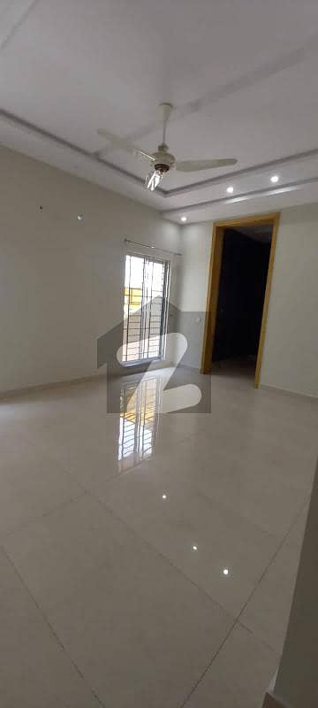 1 Kanal Lower portion available for rent in Bahria Town Lahore.