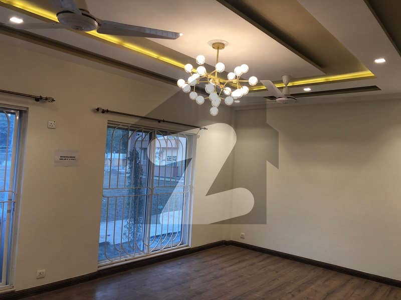 Fully Luxury Brand New with For ceiling Apartment 3 Bed Available For Rent