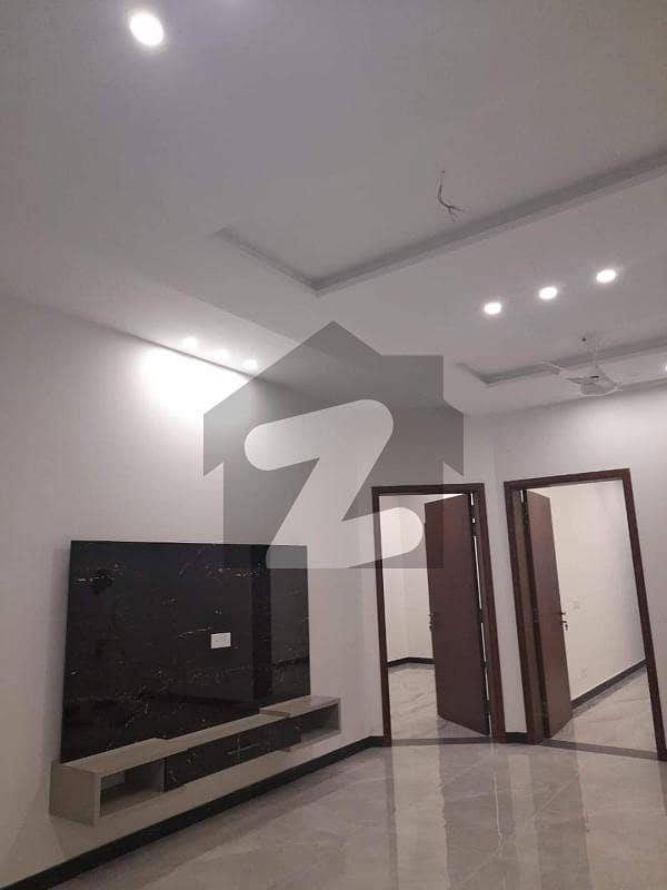 1 kanal upper portion rent Phase 8 Bahria Town