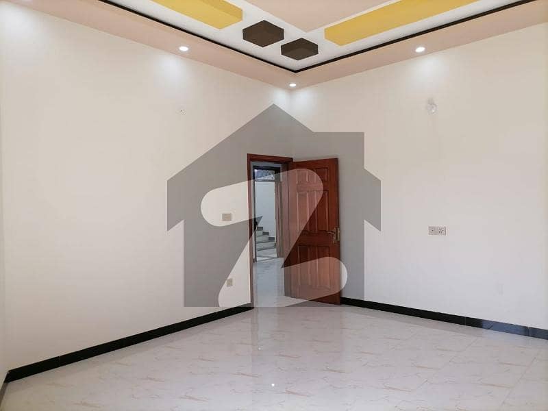 Prime Location 1400 Square Feet Flat Up For rent In Jamshed Road