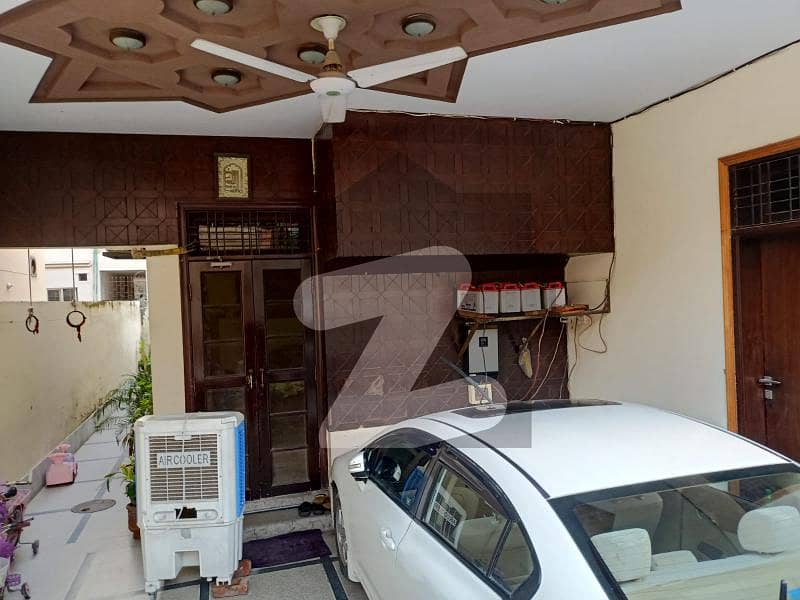 فیصل ٹاؤن ۔ بلاک ڈی فیصل ٹاؤن,لاہور میں 4 کمروں کا 8 مرلہ مکان 3.25 کروڑ میں برائے فروخت۔