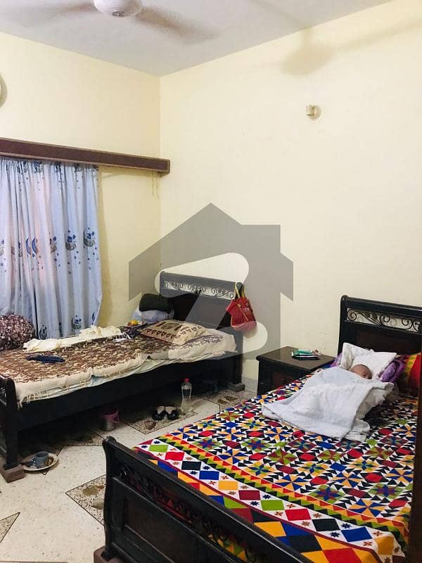 شادمان ٹاؤن - سیکٹر 14 / بی شادمان نارتھ ناظم آباد کراچی میں 2 کمروں کا 4 مرلہ فلیٹ 85 لاکھ میں برائے فروخت۔