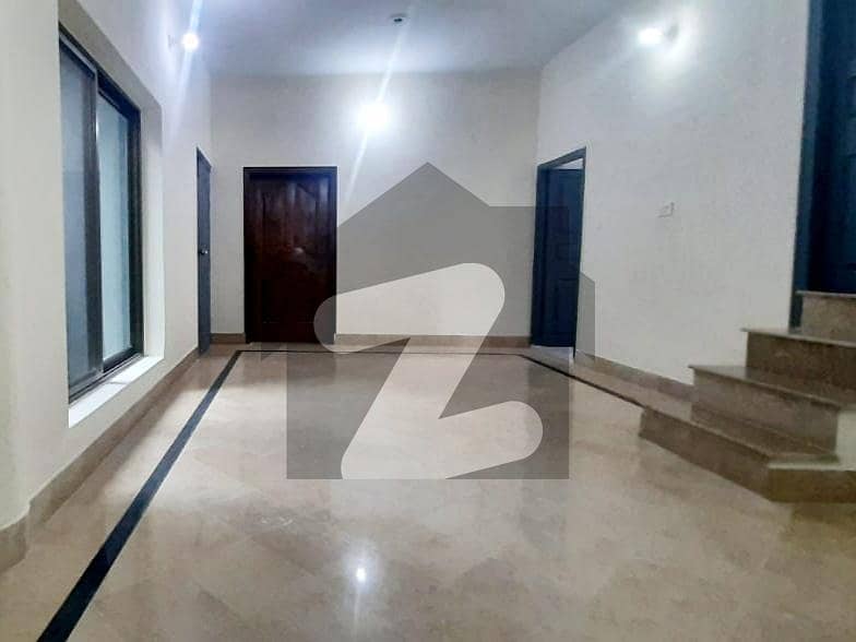 Stunning House Is Available For sale In Officers Colony 2