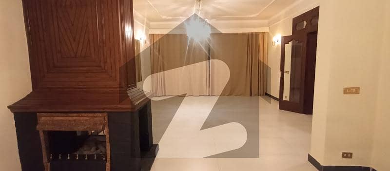 ڈی ایچ اے فیز 1 ڈیفنس (ڈی ایچ اے),لاہور میں 4 کمروں کا 1 کنال مکان 3.0 لاکھ میں کرایہ پر دستیاب ہے۔