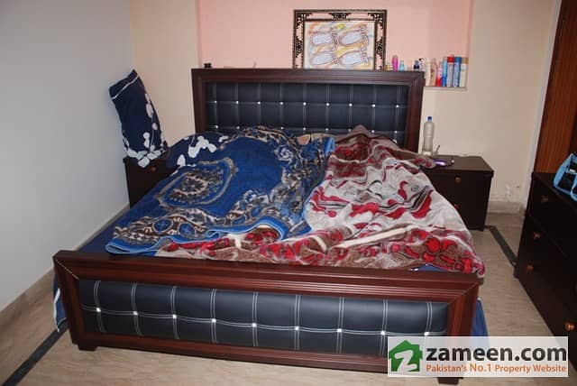 ڈی ایچ اے فیز 4 ڈیفنس (ڈی ایچ اے) لاہور میں 4 کمروں کا 6 مرلہ مکان 1.42 کروڑ میں برائے فروخت۔