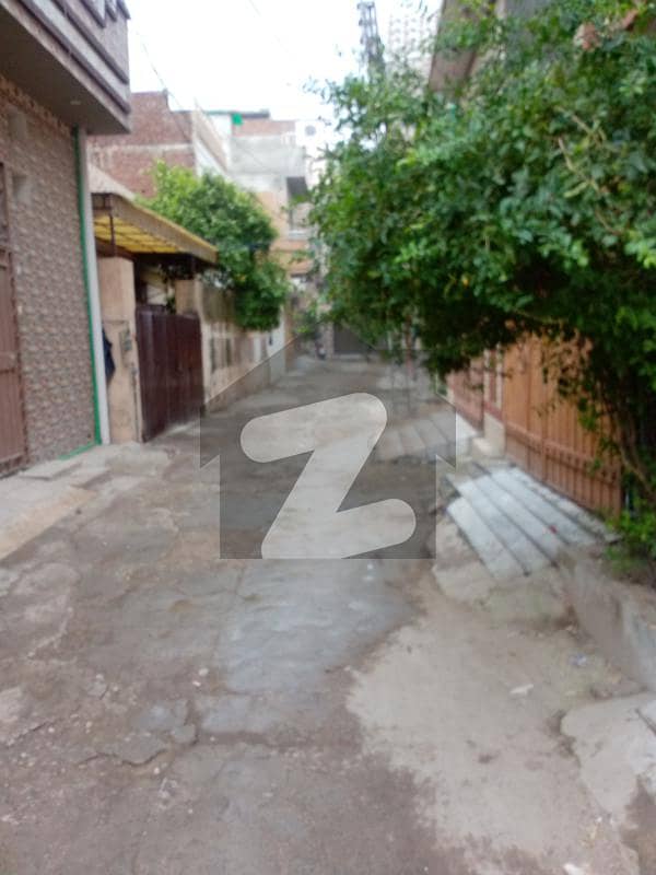 4.5 Marla Upper Portion In Shahkamal Colony Lahore