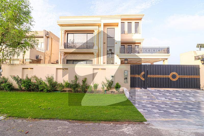 1 Kanal Owner Build Classical Bungalow For Sale In Phase 8 Air Avenue