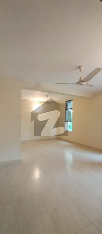 Spacious Home Is Available In Cantt Lahore