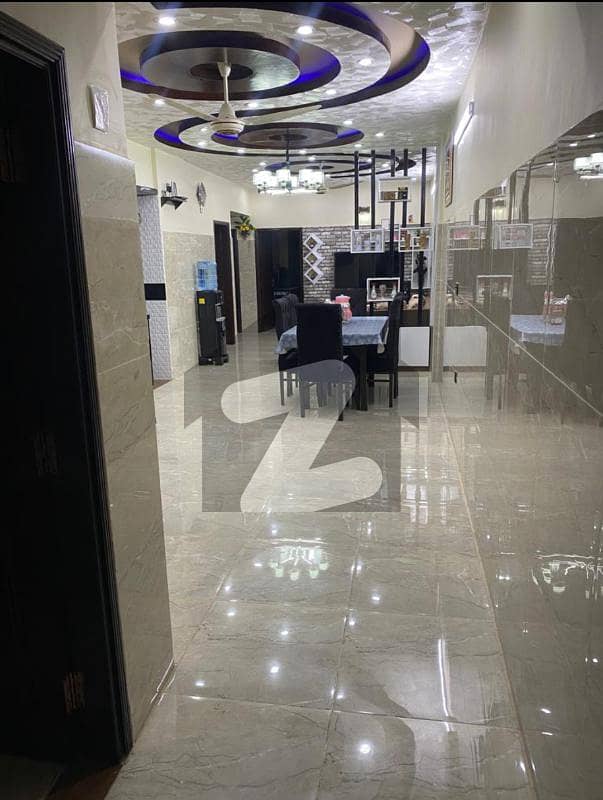 BEAUTIFULLY DECORATED 2200 SQFT 4 BED DD FLAT UP FOR SALE AT MAIN GARDEN WEST KARACHI