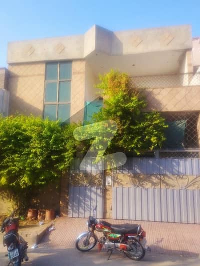 میاں ذولفقار علی شاہد روڈ فیصل آباد میں 3 کمروں کا 7 مرلہ مکان 50.0 ہزار میں کرایہ پر دستیاب ہے۔