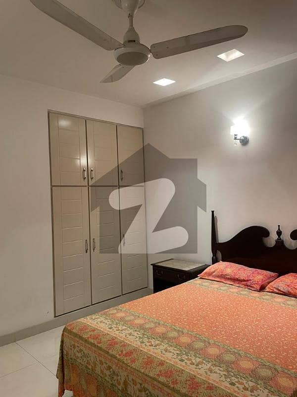 کیولری گراؤنڈ لاہور میں 5 کمروں کا 8 مرلہ مکان 3.65 کروڑ میں برائے فروخت۔