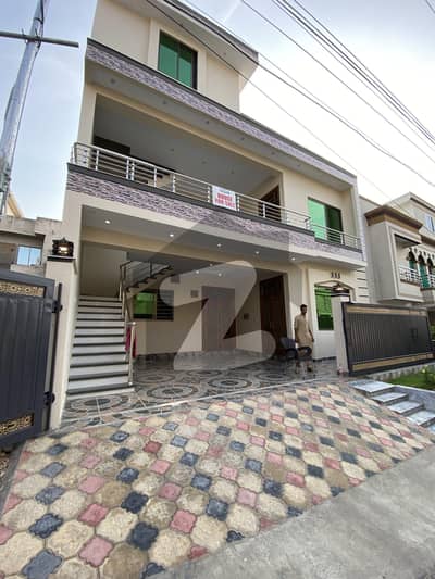 سوان گارڈن اسلام آباد میں 6 کمروں کا 8 مرلہ مکان 3.75 کروڑ میں برائے فروخت۔