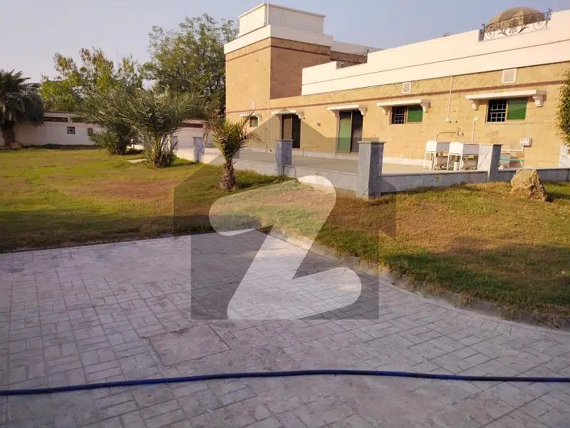 Ideal Location 10 Kanal Commercial Kothi Bungalow For Rent Canal Road Near Kashmir Pul Faisalabad
