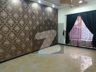 10 MARLA BRANDED HOUSE FOR RENT IN CANAL VIEW 3 ROOMS VIEW LOCATION NO 1