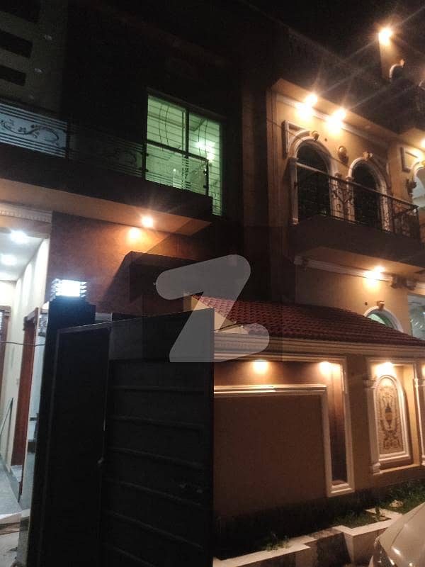 آرکیٹیکٹس انجنیئرز ہاؤسنگ سوسائٹی لاہور میں 5 کمروں کا 5 مرلہ مکان 90.0 ہزار میں کرایہ پر دستیاب ہے۔