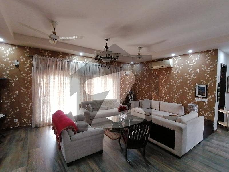 سینٹرل پارک ہاؤسنگ سکیم لاہور میں 5 کمروں کا 2 کنال مکان 6.25 کروڑ میں برائے فروخت۔