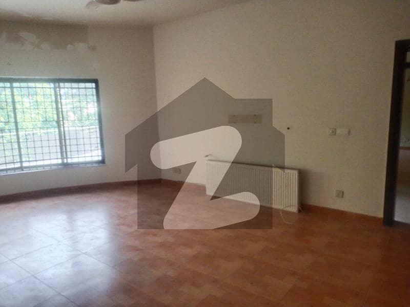 F-6 Unfurnished 3 Bedrooms Upper Portion Available For Rent