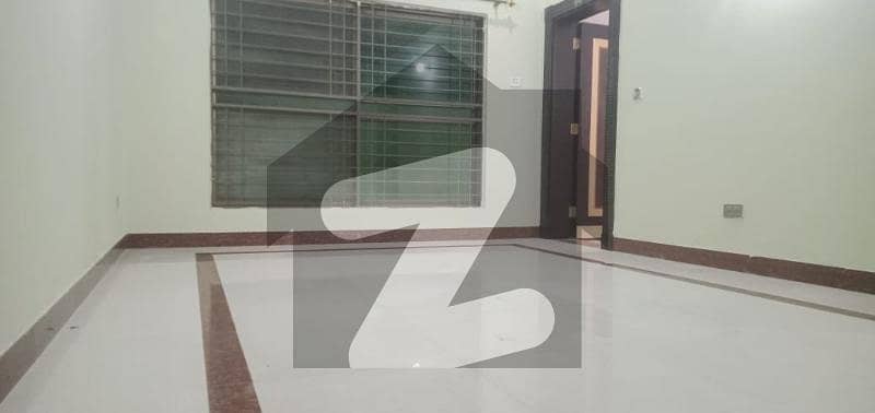 ایڈن سٹی - بلاک بی ایڈن سٹی,ایڈن,لاہور میں 6 کمروں کا 1 کنال مکان 2.0 لاکھ میں کرایہ پر دستیاب ہے۔