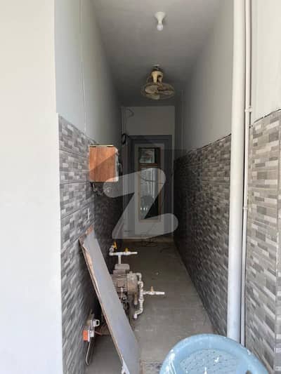 Town House 300 Yards House For Rent In Block 5