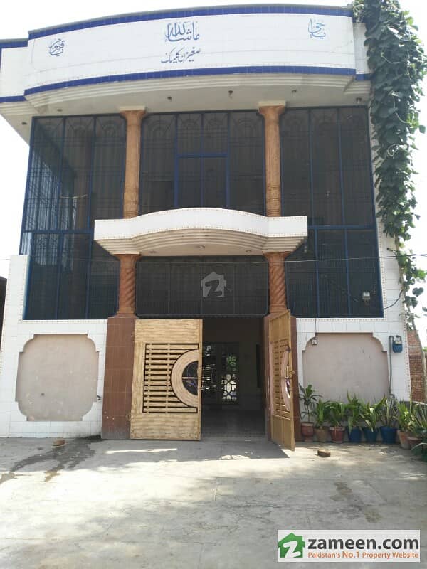 Triple Storey Building On Front Lahore Sargodha Road