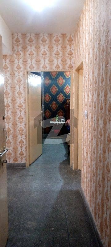لیبر کالونی - بلاک اے لیبر کالونی لاہور میں 2 کمروں کا 3 مرلہ فلیٹ 24 لاکھ میں برائے فروخت۔
