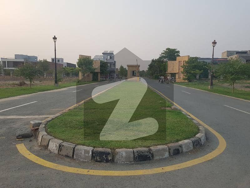 لیک سٹی ۔ سیکٹر ایم ۔ 3 ایکسٹینشن لیک سٹی,رائیونڈ روڈ,لاہور میں 10 مرلہ رہائشی پلاٹ 1.32 کروڑ میں برائے فروخت۔
