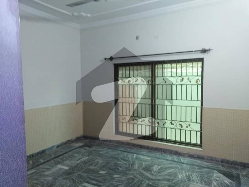 Lower Portion In New Lalazar For rent