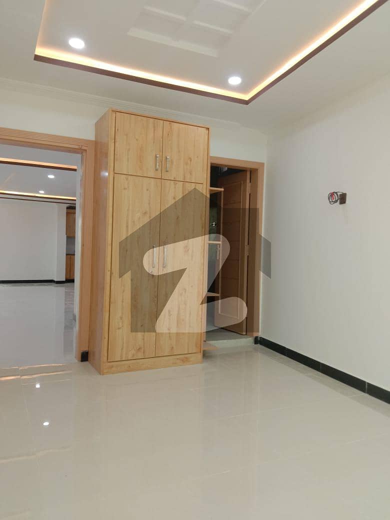 2550 Square Feet Flat Available For sale In GPO Chowk