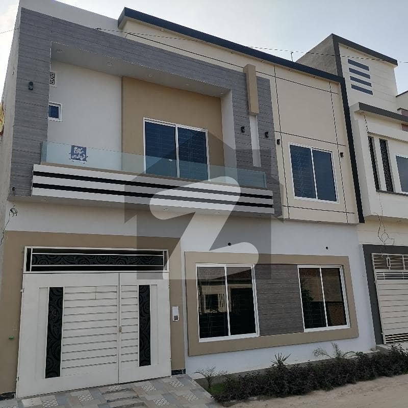 Prime Location 3 Marla House For sale In The Perfect Location Of Jeewan City - Phase 4