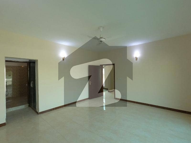 Prime Location House Of 375 Square Yards In Askari 5 - Sector J For rent