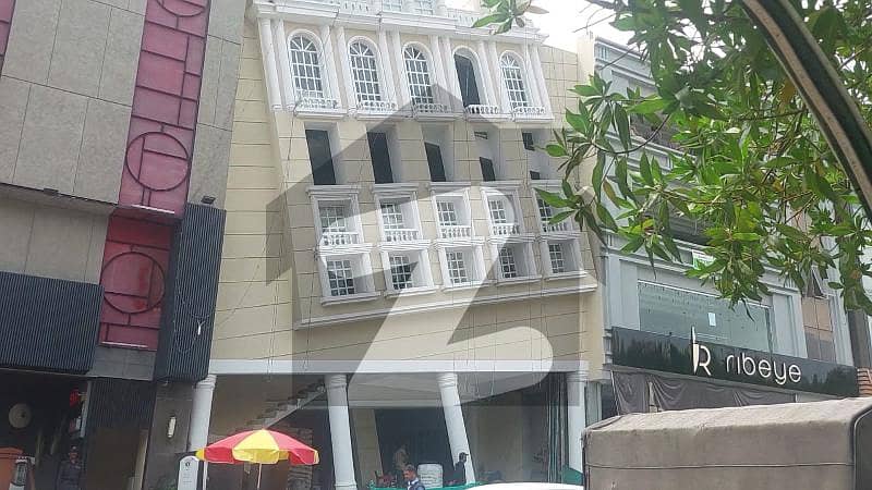 3050 Square Feet Building In Bahria Town Phase 7 For sale