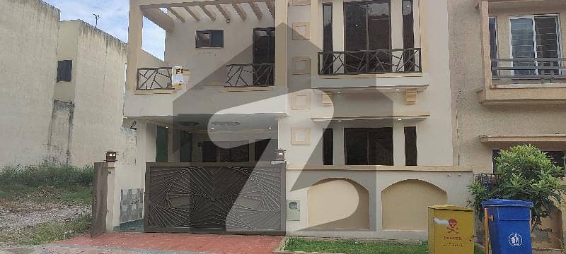 Bahria Phase 8 F1 3 Bed 10 Marla For Rent