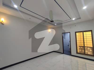 BEAUTIFUL HOUSE UPPER PORTION AVAILABLE FOR RENT IN PARAGON CITY LAHORE
