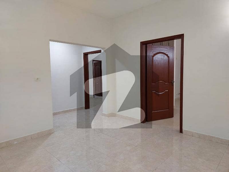 2nd Floor 10 Marla Flat 03 Bed Near Park Available For Sale In Askari 11