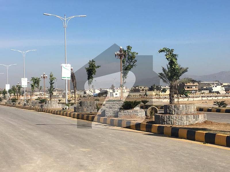 333 SQY Commercial plot Main Road (125 feet) 333 SQY Commercial plot Main Road (125 feet)