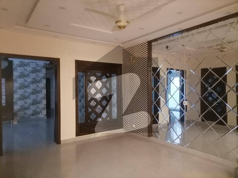 12 Marla Flat Is Available For sale In Johar Town