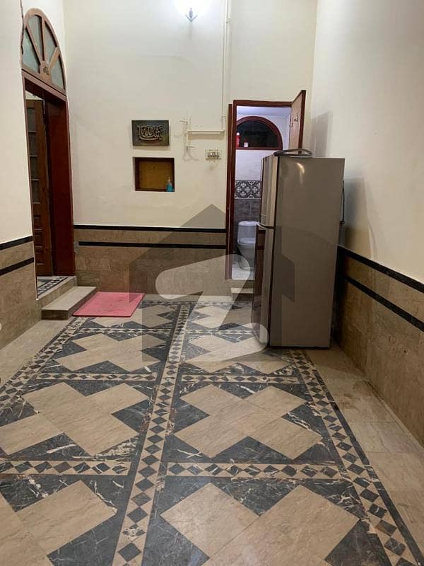 حاجی پورہ روڈ سیالکوٹ میں 6 کمروں کا 4 مرلہ مکان 1.65 کروڑ میں برائے فروخت۔
