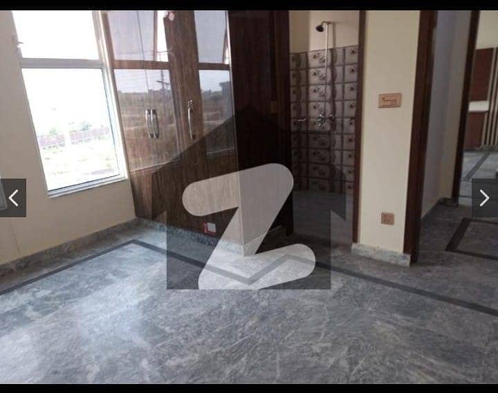 فارمانئیٹس ہاؤسنگ سکیم لاہور میں 1 کمرے کا 3 مرلہ فلیٹ 17.0 ہزار میں کرایہ پر دستیاب ہے۔