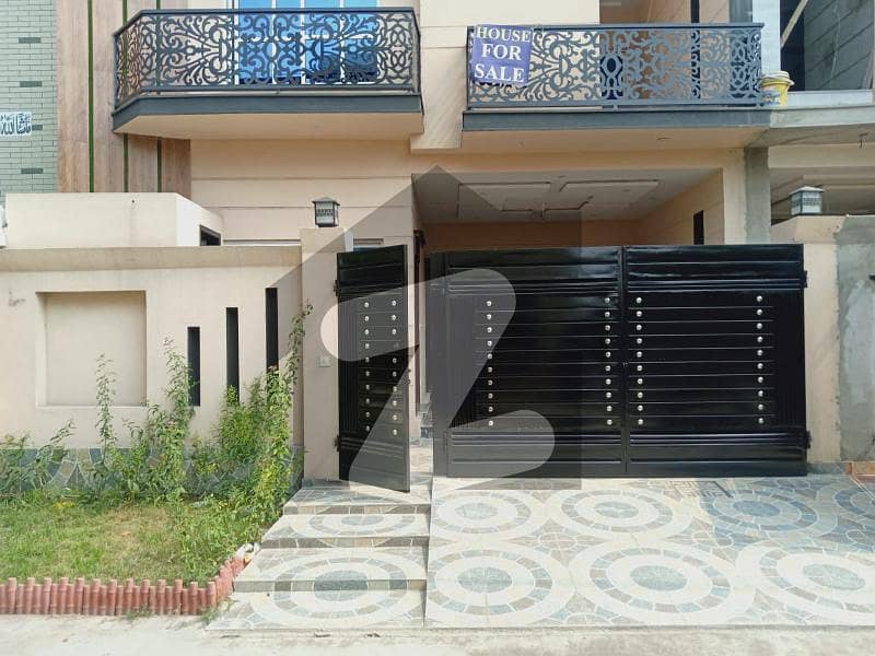 Perfect Location 7 Marla Brand New House Available For Sale In Wapda Town